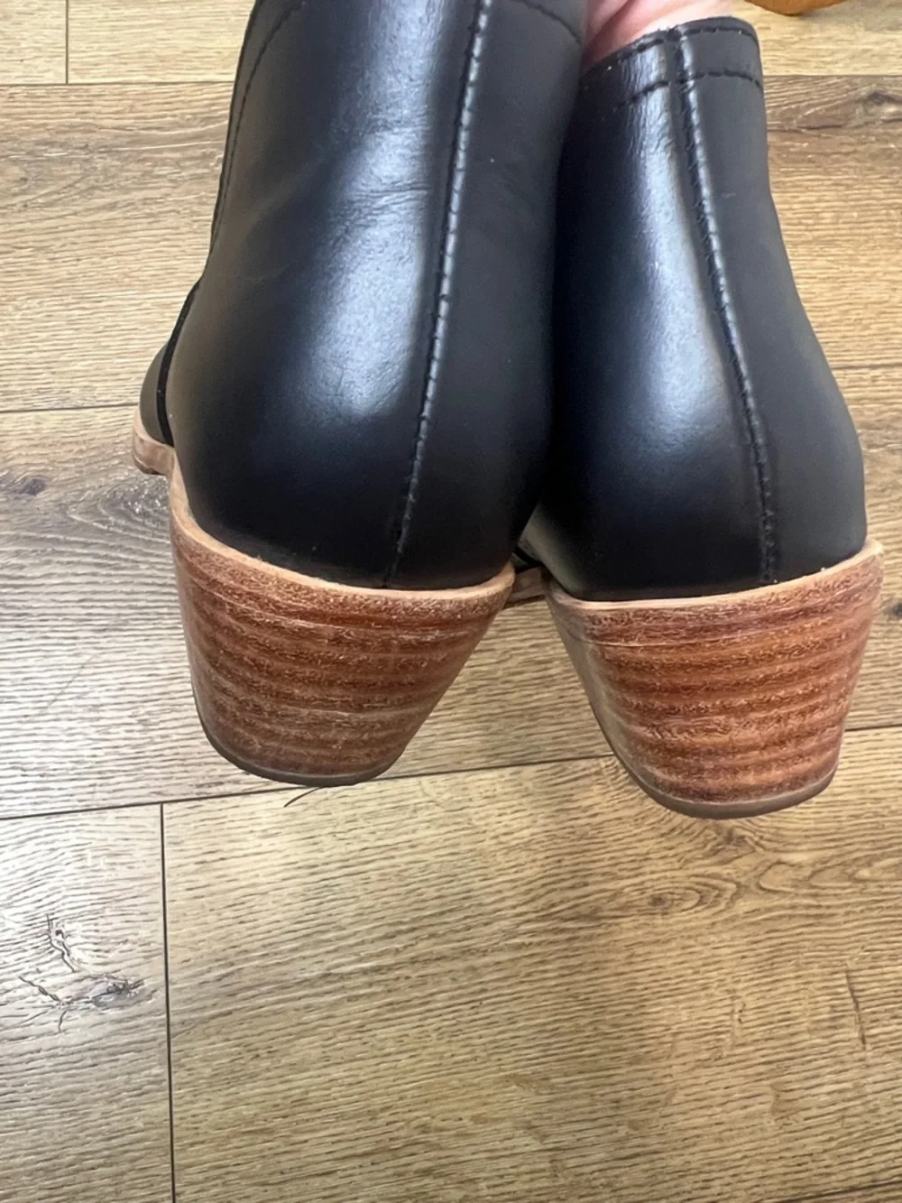 Nisolo Mia Everyday Ankle Bootie in Black Size 6.5